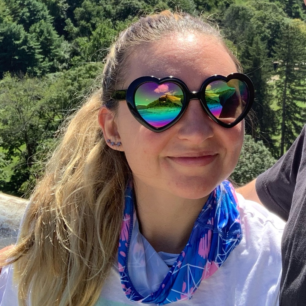 Meet your Posher, Lauren